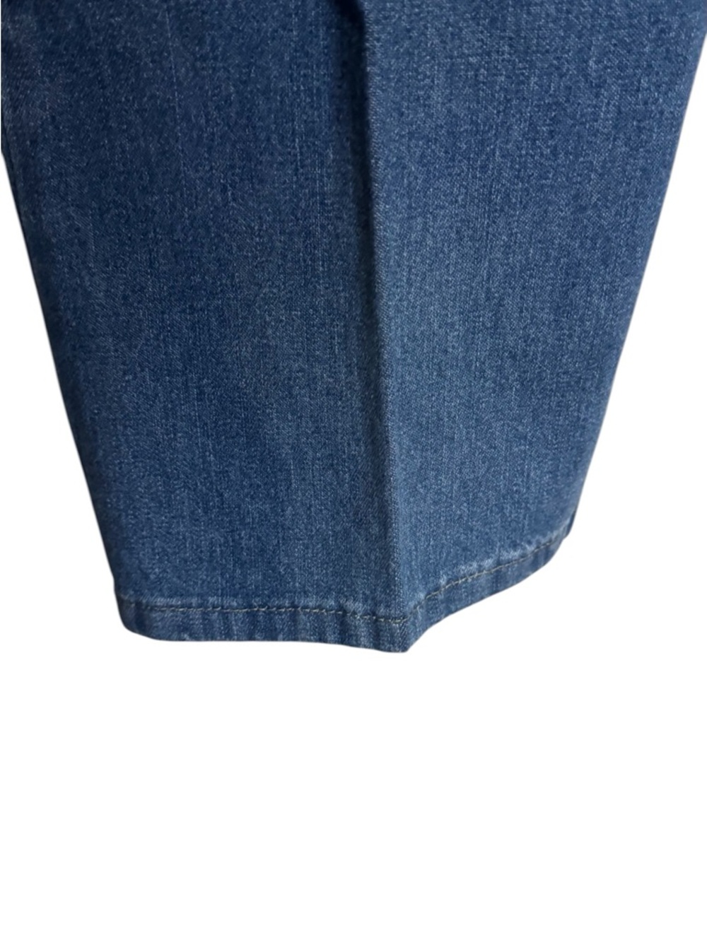 NWT  CHIC  Straight-Leg Elastic-Waist Pull-on Jeans SZ:  14 PETITE     #11 - Picture 3 of 9